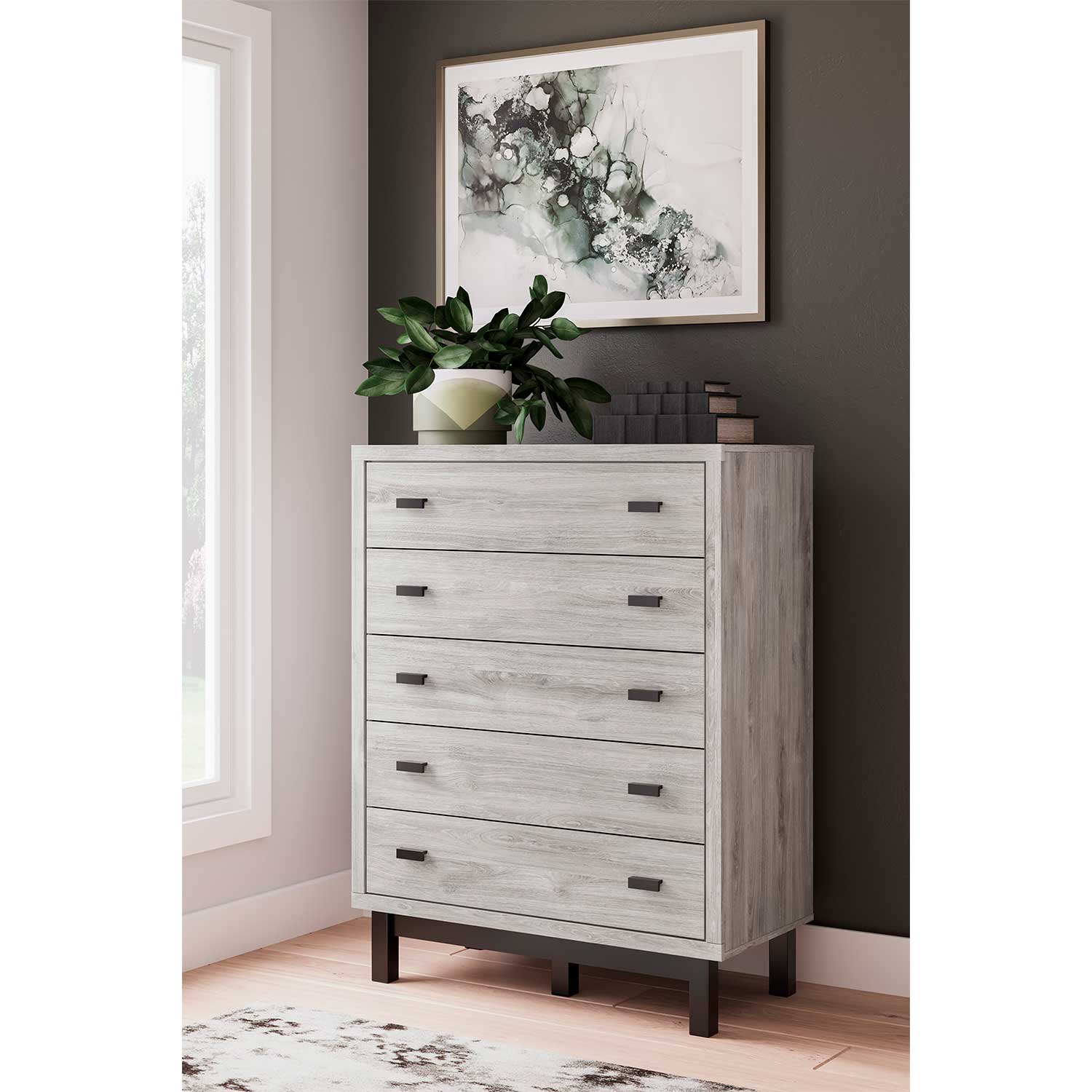 Avelin chest of drawers